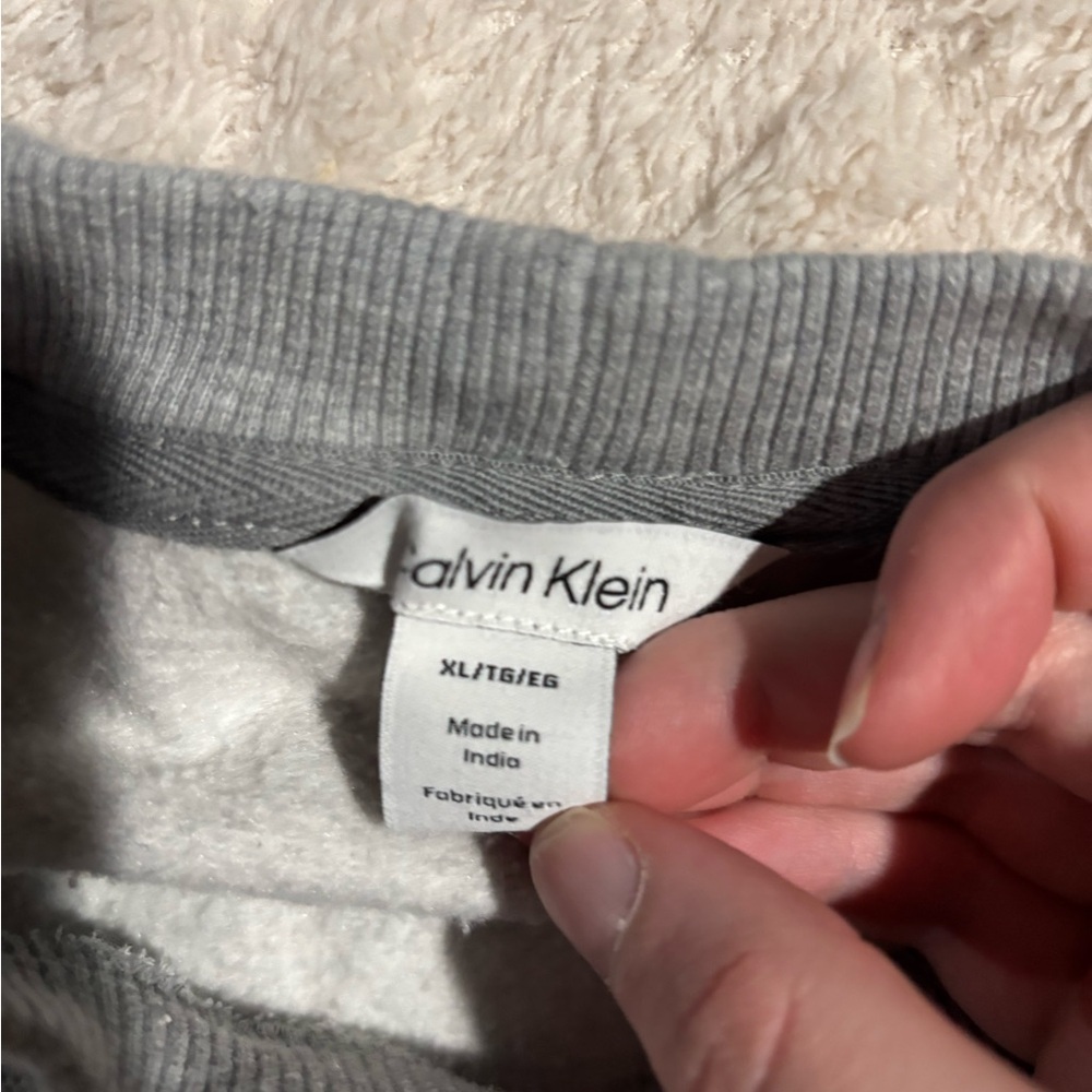 Calvin Klein X-Large - Picture 4 of 5